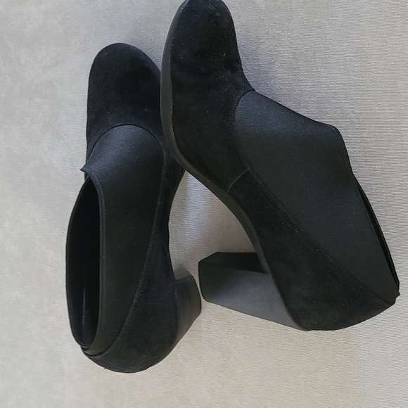 Heeled booties - Picture 3 of 3